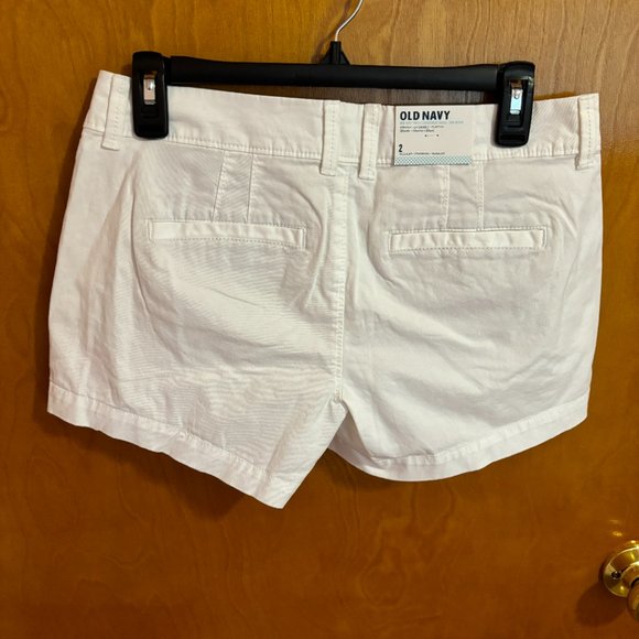 Old Navy‎ Mid Rise White Shorts Size 2 - Picture 7 of 12